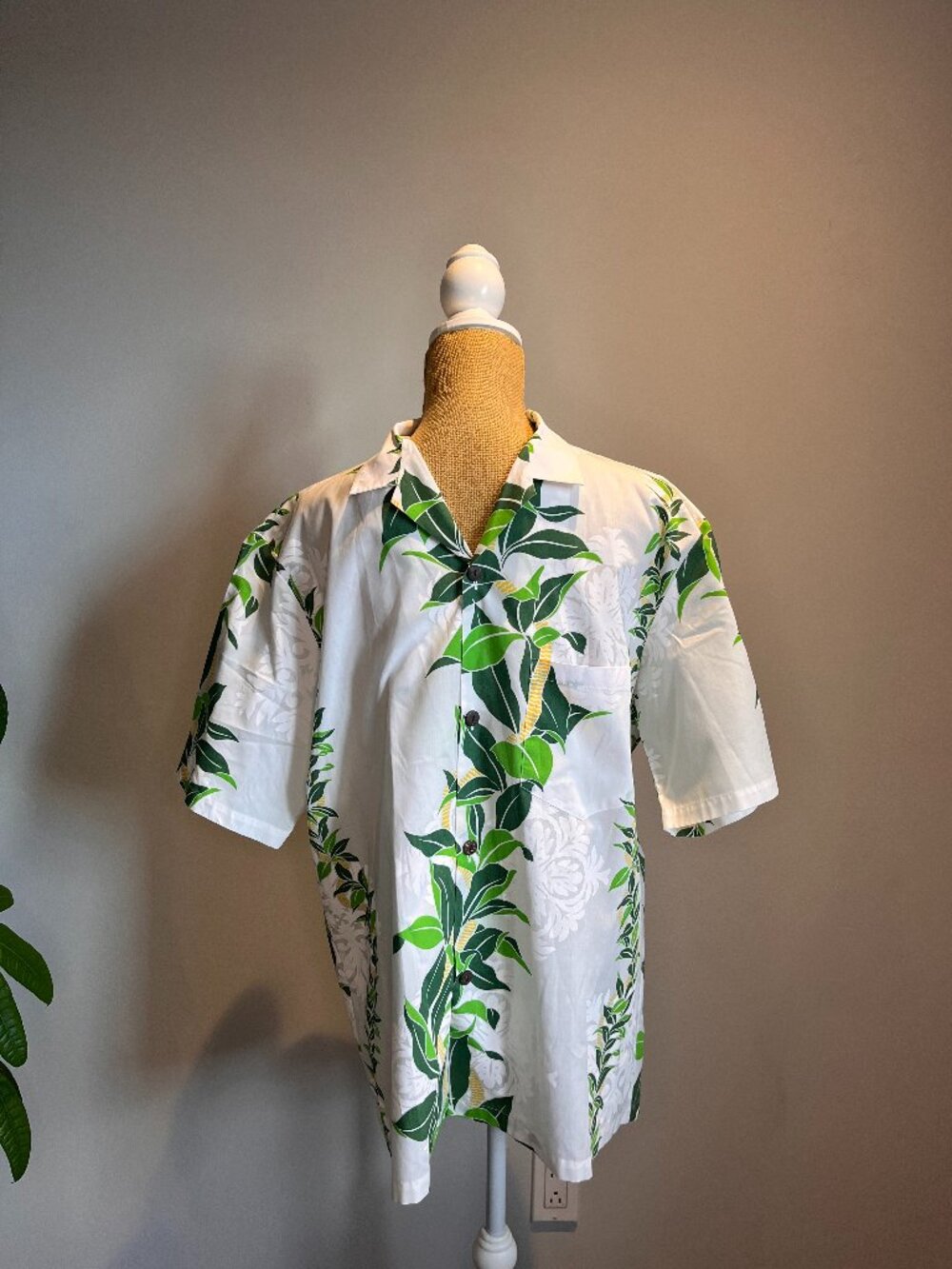 Royal Hawaiian Creations aloha shirt